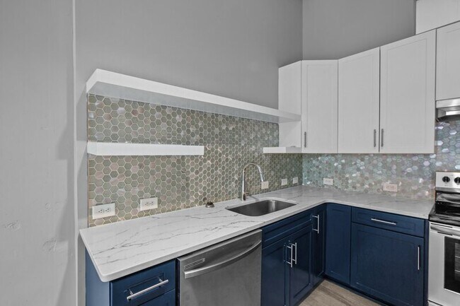 Building Photo - 157 N Howard St