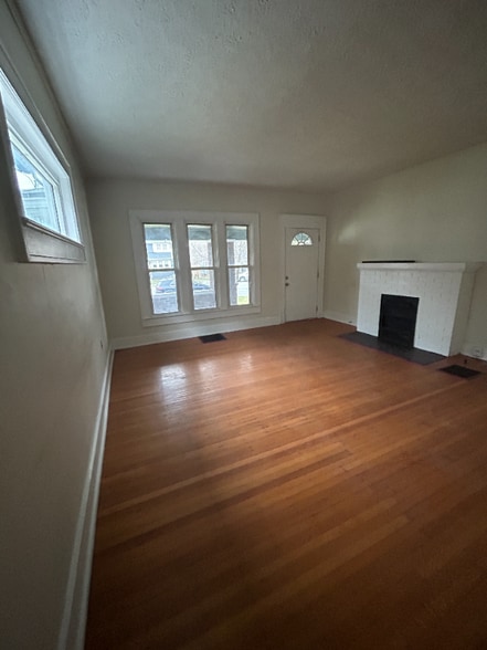 Building Photo - 3353 N College Ave