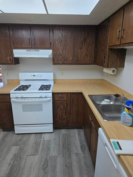 Building Photo - 1282 Gatwick Ct