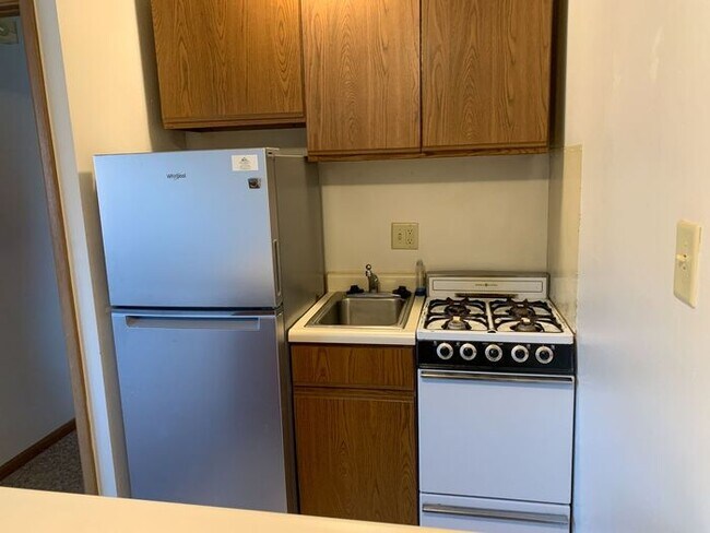 Building Photo - $995 | 1 Bedroom, 1 Bathroom House |*Cat Friendly | Available for Immediate Move In!