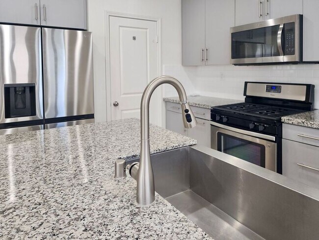 Building Photo - 2415 Tapestry Wy