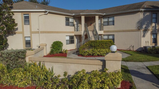 Building Photo - 2625 Heathcote Dr