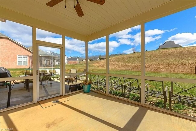 Building Photo - Executive home in popular Lewisville