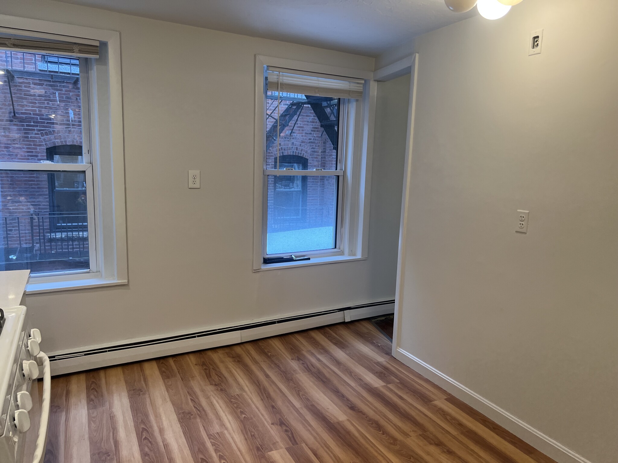 Building Photo - 207 Salem St