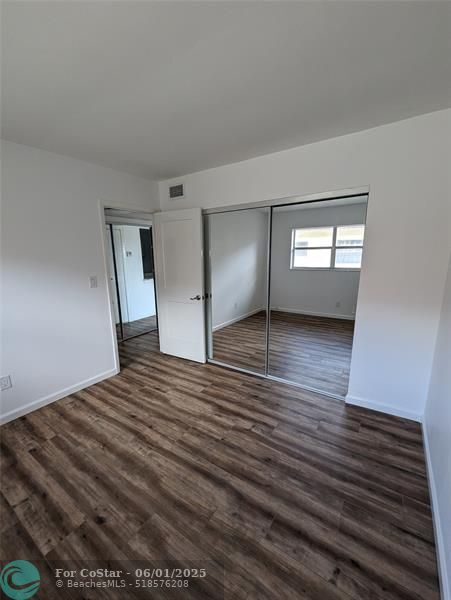 Building Photo - 1421 NW 45th St
