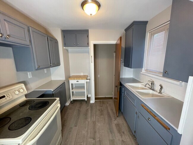 Kitchen - 20657 Kingsville St