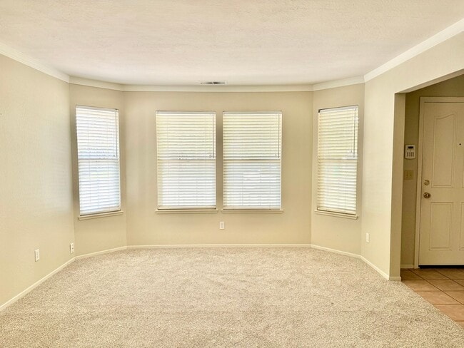 Building Photo - Beautiful Home in Amber Grove