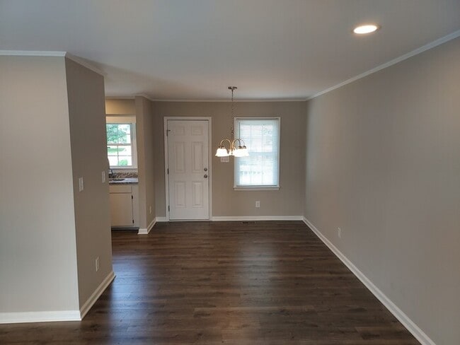 Building Photo - 3 Bedroom 1 Bath Ranch