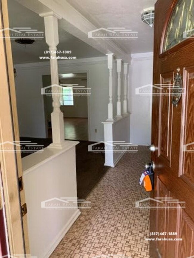 Building Photo - Spacious 4/2 House located in Fort Worth