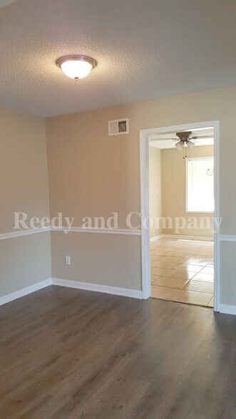 Building Photo - 6363 Thistlebrook Dr