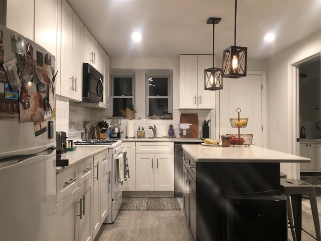 Building Photo - 120 19th St