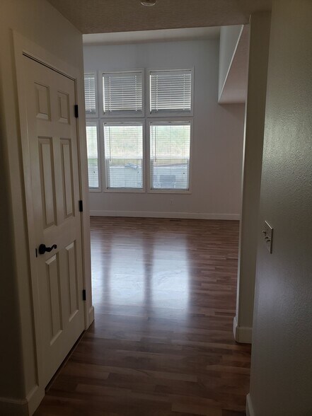 Building Photo - 3017 S Ladera Pl