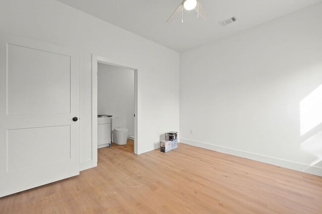 Building Photo - 1044 Grant Way SE