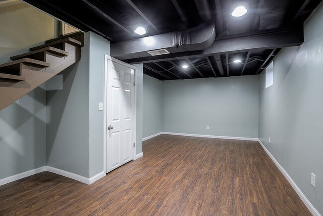 Building Photo - 514 NE Corder St