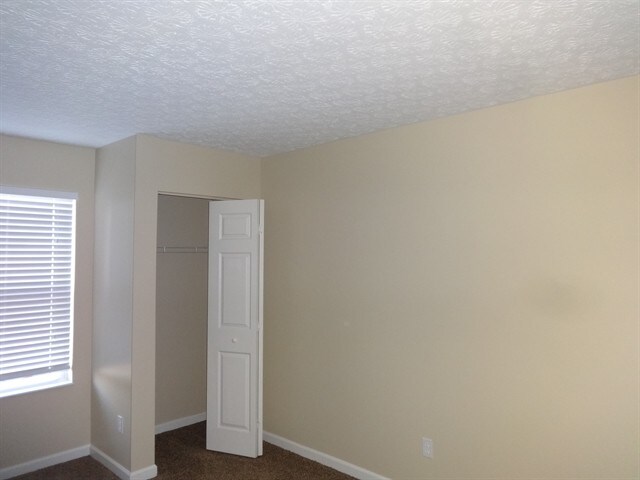 Building Photo - 987 Drayson Dr