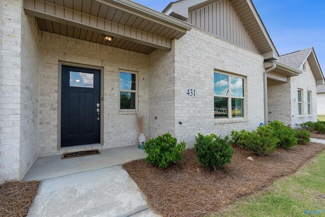 Building Photo - 431 Ronnie Drive SE