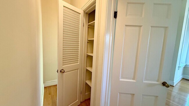 Building Photo - 0086 - Liverman/Liverman