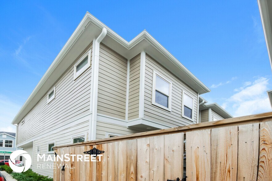 Building Photo - 5102 Royal Heath Dr