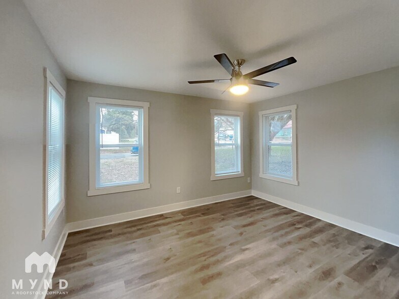Building Photo - 511 Odell St