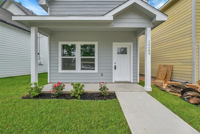 Primary Photo - 16684 E Ivanhoe St