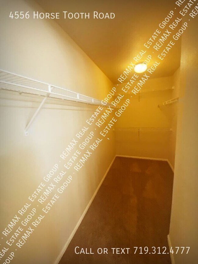 Building Photo - 4556 Horse Tooth Rd