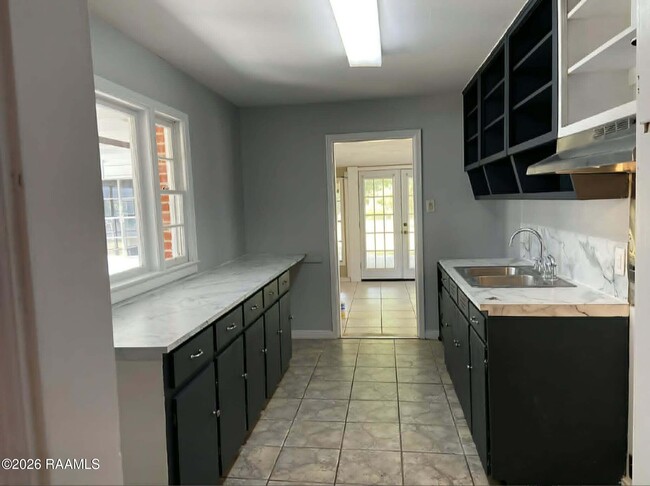 Building Photo - 617 Chickasaw Dr