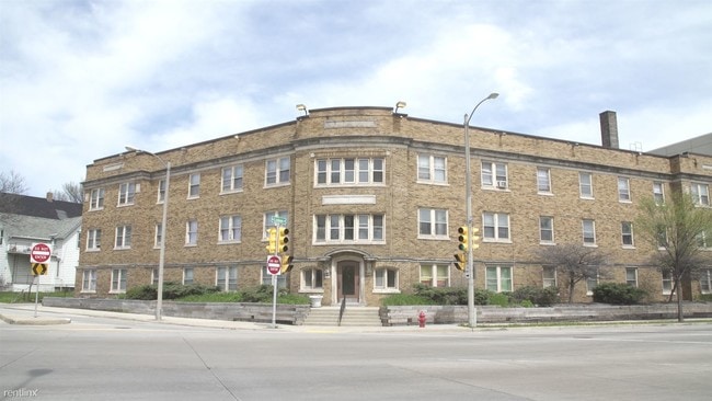 Primary Photo - 3 br, 1 bath Apartment - Parkview Apartments