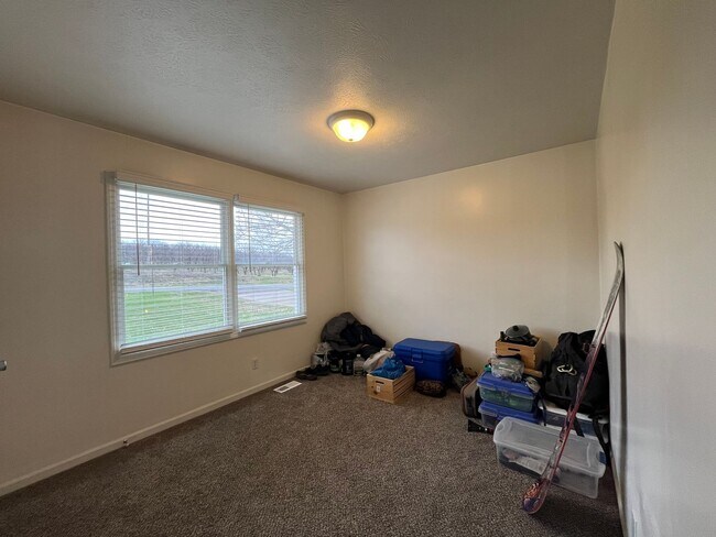 Building Photo - 6209-6211 Hipps Hollow