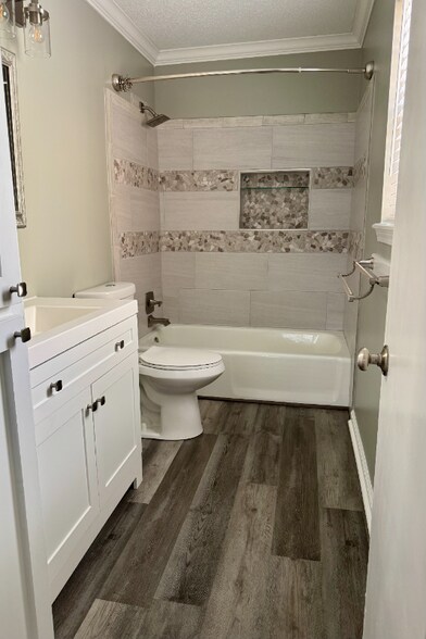 Building Photo - 305 Halcott Dr