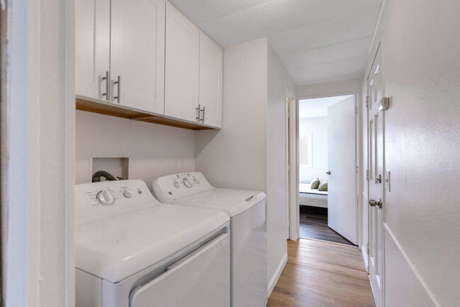 Building Photo - 325 3rd Ave