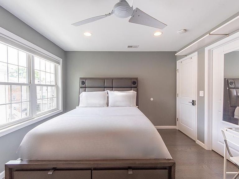 Building Photo - 201 Catherine St