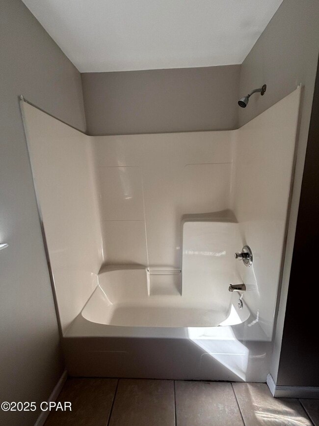 Building Photo - 754 Sherman Ave