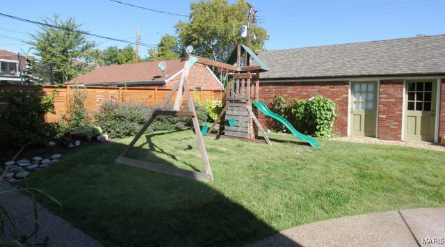 Building Photo - 3963-3965 Fillmore St