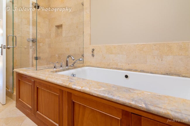 Building Photo - 139 Randall St