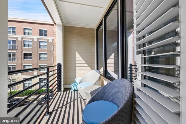 Building Photo - 621 Bluemont Ave