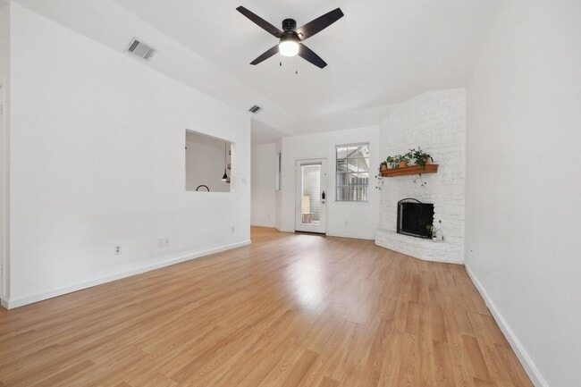 Building Photo - 6501 Brush Country Rd