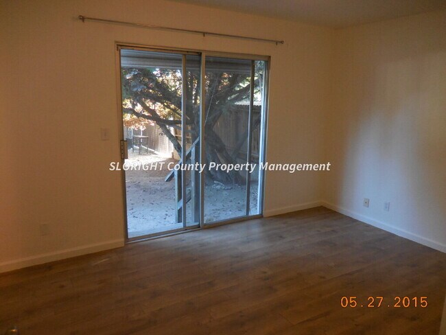 Building Photo - AVAILABLE DECEMBER - 2 bed / 1 Bath Single...