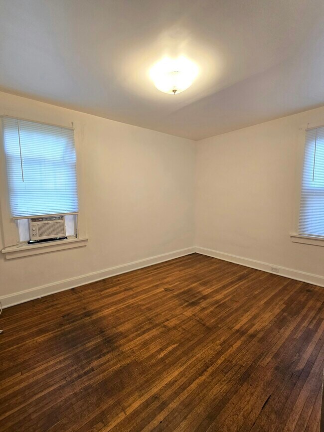 Building Photo - 71 Dana Ave