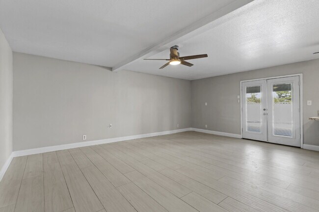 Building Photo - Welcome to your entertainers dream home!