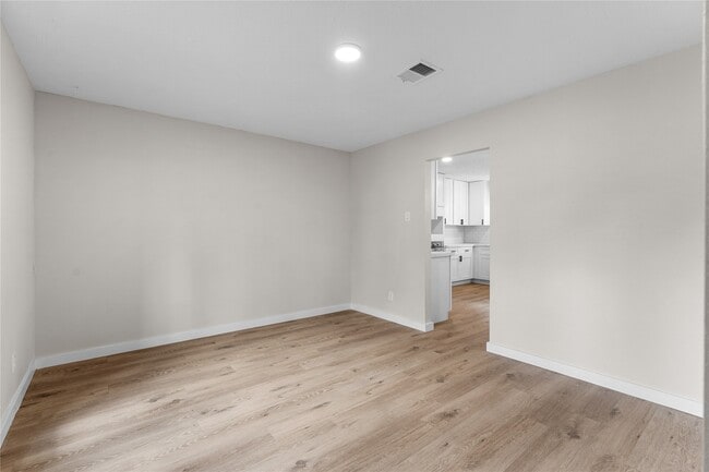 Building Photo - 28814 Enchanted Dr
