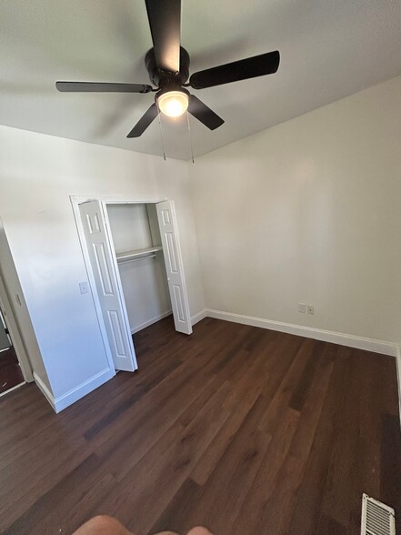 Building Photo - 1202 W Elm St