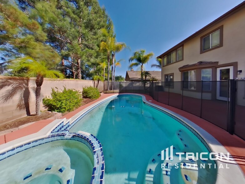 Building Photo - 43756 Alcoba Dr