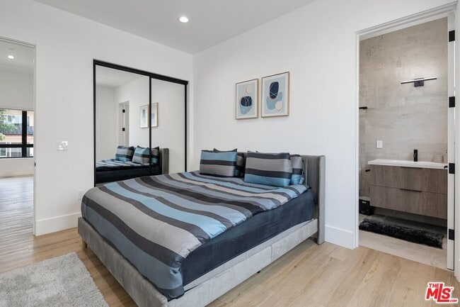 Building Photo - 1236 N Spaulding Ave