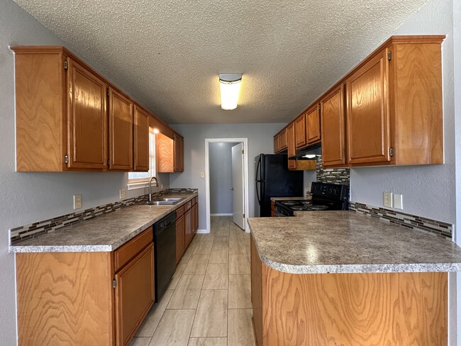 Building Photo - 4203 Savannah Cir