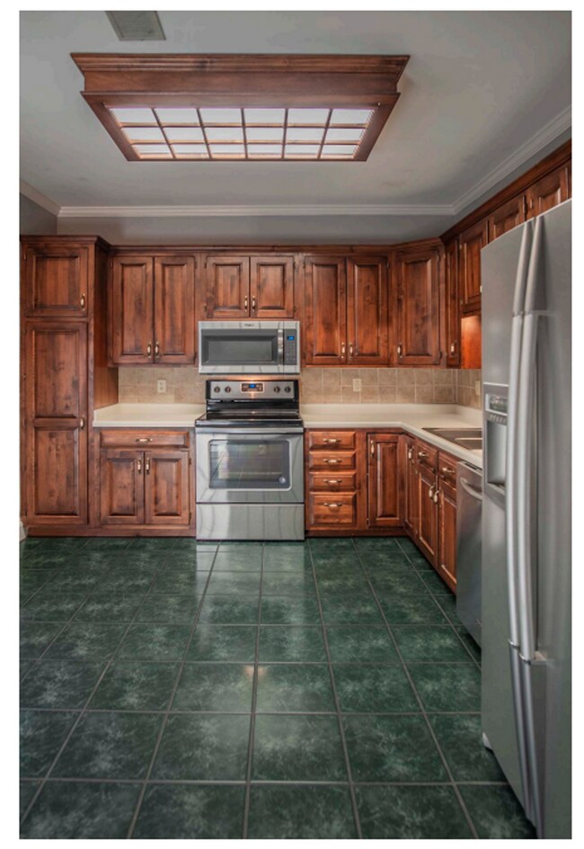 Building Photo - Beautiful 2 bedroom condo just minutes from Downtown Athens!