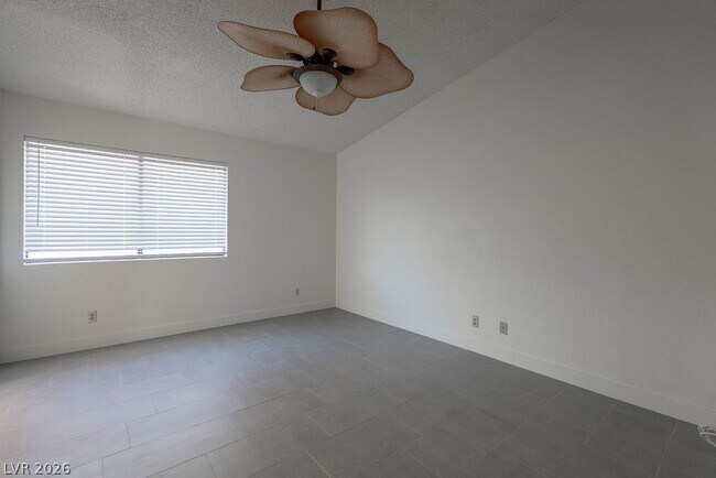 Building Photo - 7045 Sawtooth Dr