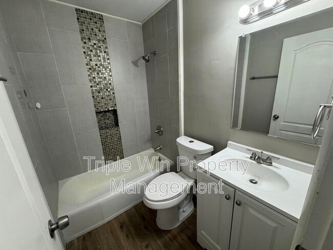 Building Photo - 5122 Ville Maria Ln