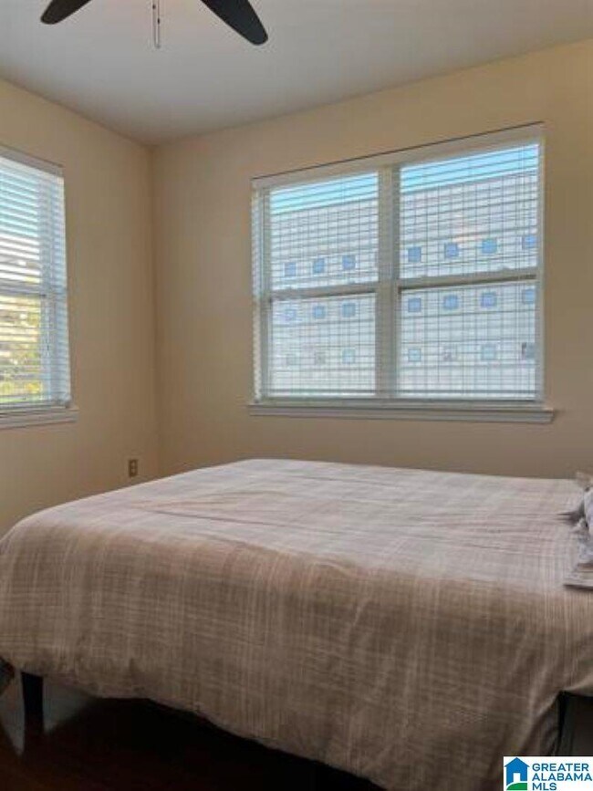 Building Photo - 2020 5th Ave S