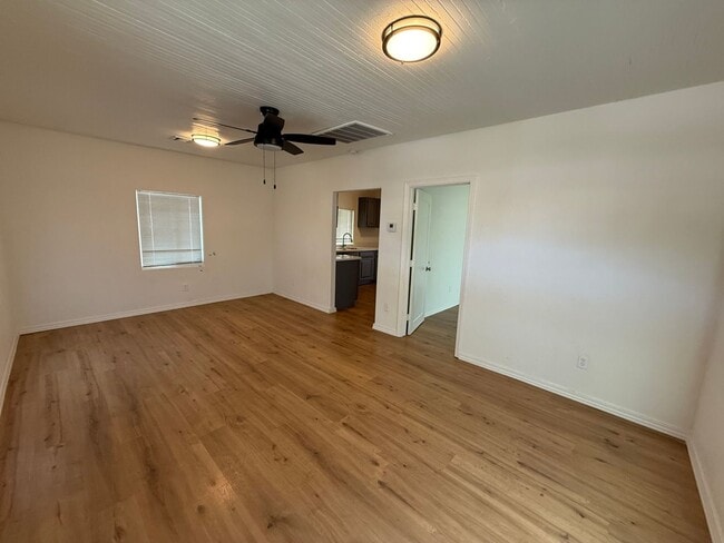 Building Photo - Remodeled 2 Bedroom w/ Utilities Included!