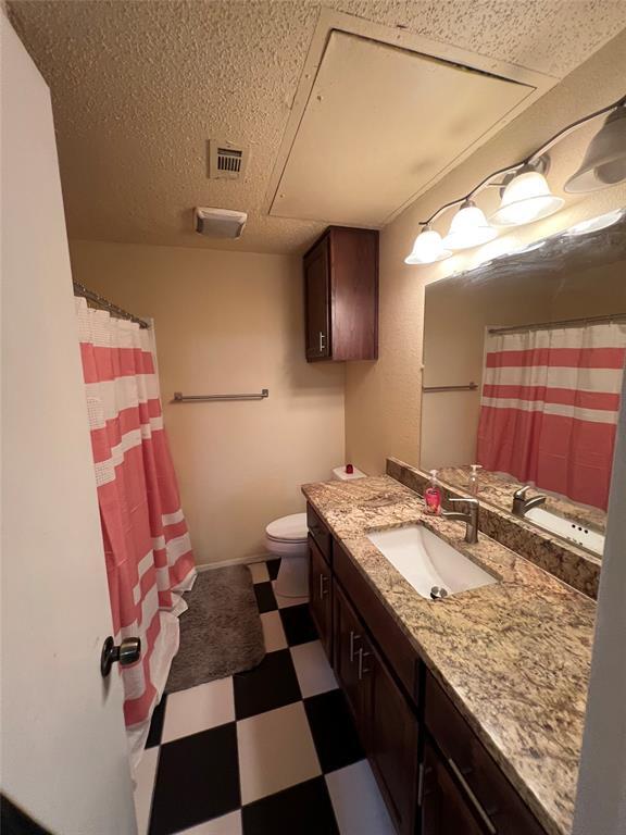 Building Photo - 806 W 24th St